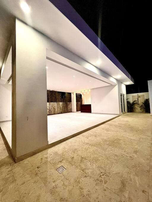 Apartamento Outstanding Pent House W/Jacuzzi Santiago De Los Caballeros Exterior foto