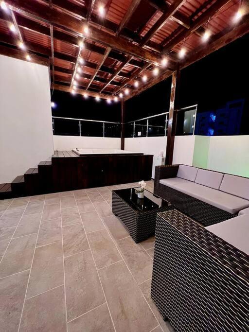 Apartamento Outstanding Pent House W/Jacuzzi Santiago De Los Caballeros Exterior foto